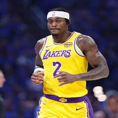 Lakers looking to trade two players before start of season
