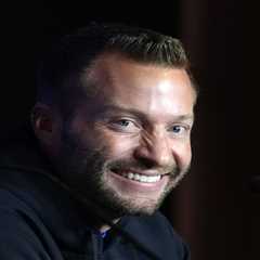 Sean McVay’s viral swimsuit photo with wife takes over Rams locker room