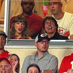Taylor Swift Cheers On Husband Travis Kelce at Chiefs’ Home Opener Against Broncos, With Tom Cruise ..