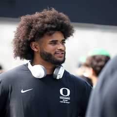 Oregon’s Dan Lanning has testy exchange with reporters over Dante Moore following stunning loss:..