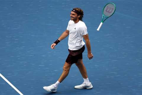 Stefanos Tsitsipas makes early US Open statement a year after agonizing exit