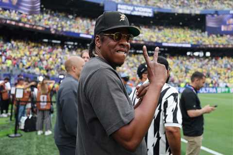 Jay-Z Makes Surprise Appearance at London’s ‘The Blueprint’ Pop-Up Ahead of His Shows