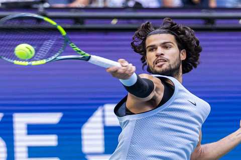 Carlos Alcaraz’s layoff no problem as he steamrolls American star into US Open quarterfinals