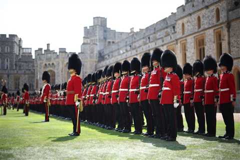 Watch Buckingham Palace Pay Tribute on 25th Anniversary of 9/11 With Protocol-Breaking Changing of..