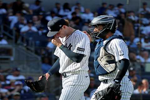 Cam Schlittler dominates Mets before comebacker scare as Yankees take Subway Series