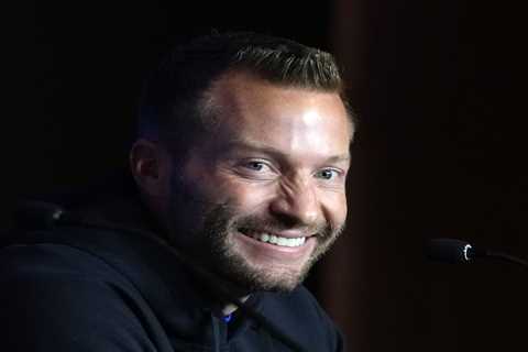 Sean McVay’s viral swimsuit photo with wife takes over Rams locker room