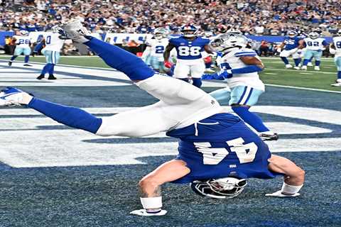 Cam Skattebo celebrates first Giants touchdown of the season with signature backflip