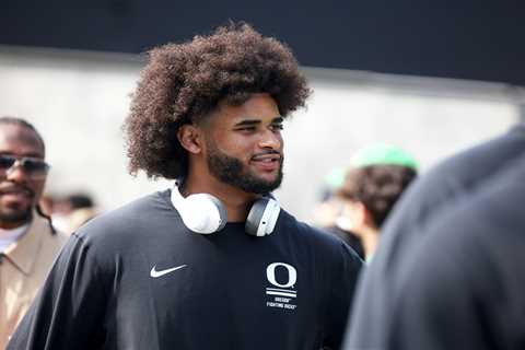 Oregon’s Dan Lanning has testy exchange with reporters over Dante Moore following stunning loss:..