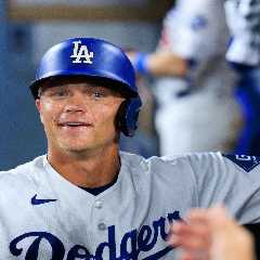 Dodgers’ Alex Call gets warm reception at NLCS after controversial ‘soft porn’ Sydney Sweeney ad..